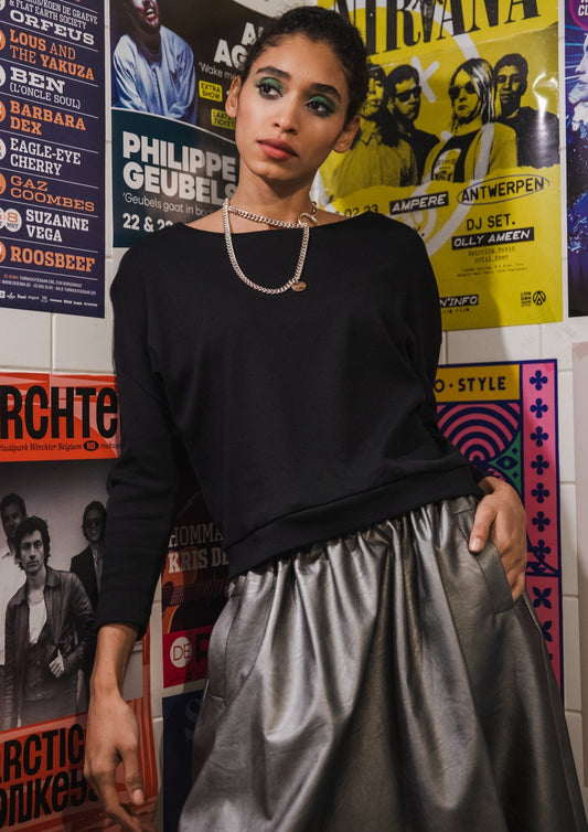 Pia pull Black (organic cotton)